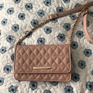 STEVE MADDEN CROSSBODY CLUTCH PASTEL PINK